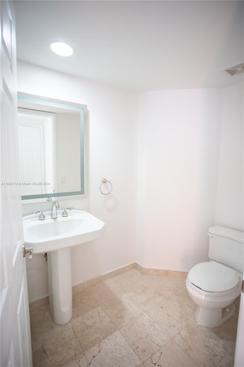3370 Hidden Bay Dr, Aventura, FL, 33180 United States, 2 Bedrooms Bedrooms, ,2 BathroomsBathrooms,Residential,For Sale,Hidden Bay Dr,A11530118