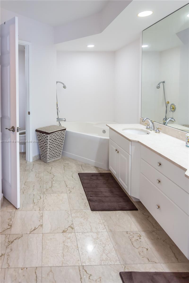 3370 Hidden Bay Dr 3109, Aventura, Florida 33180, 2 Bedrooms Bedrooms, ,2 BathroomsBathrooms,Residential,For Sale,3370 Hidden Bay Dr 3109,A11530118