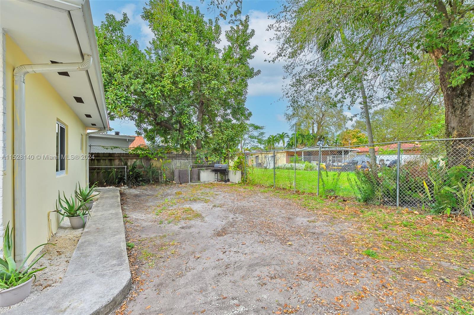 2481 NW 14th St, Miami, Florida 33125, 3 Bedrooms Bedrooms, ,2 BathroomsBathrooms,Residential,For Sale,2481 NW 14th St,A11528140