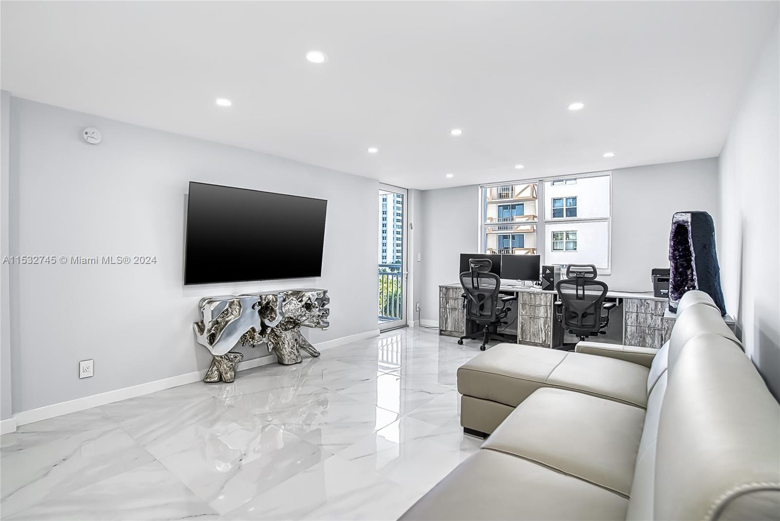 1849 S Ocean Dr 710, Hallandale Beach, Florida 33009, 1 Bedroom Bedrooms, ,1 BathroomBathrooms,Residential,For Sale,1849 S Ocean Dr 710,A11532745