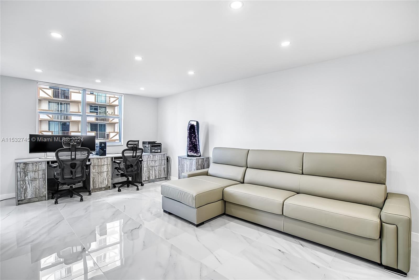 1849 S Ocean Dr 710, Hallandale Beach, Florida 33009, 1 Bedroom Bedrooms, ,1 BathroomBathrooms,Residential,For Sale,1849 S Ocean Dr 710,A11532745