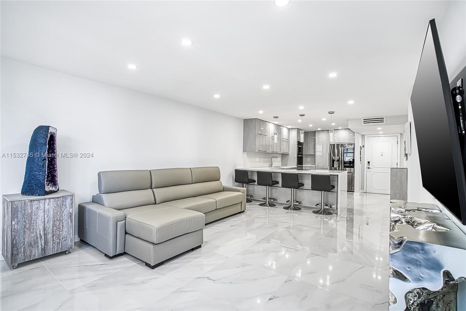 1849 S Ocean Dr 710, Hallandale Beach, Florida 33009, 1 Bedroom Bedrooms, ,1 BathroomBathrooms,Residential,For Sale,1849 S Ocean Dr 710,A11532745