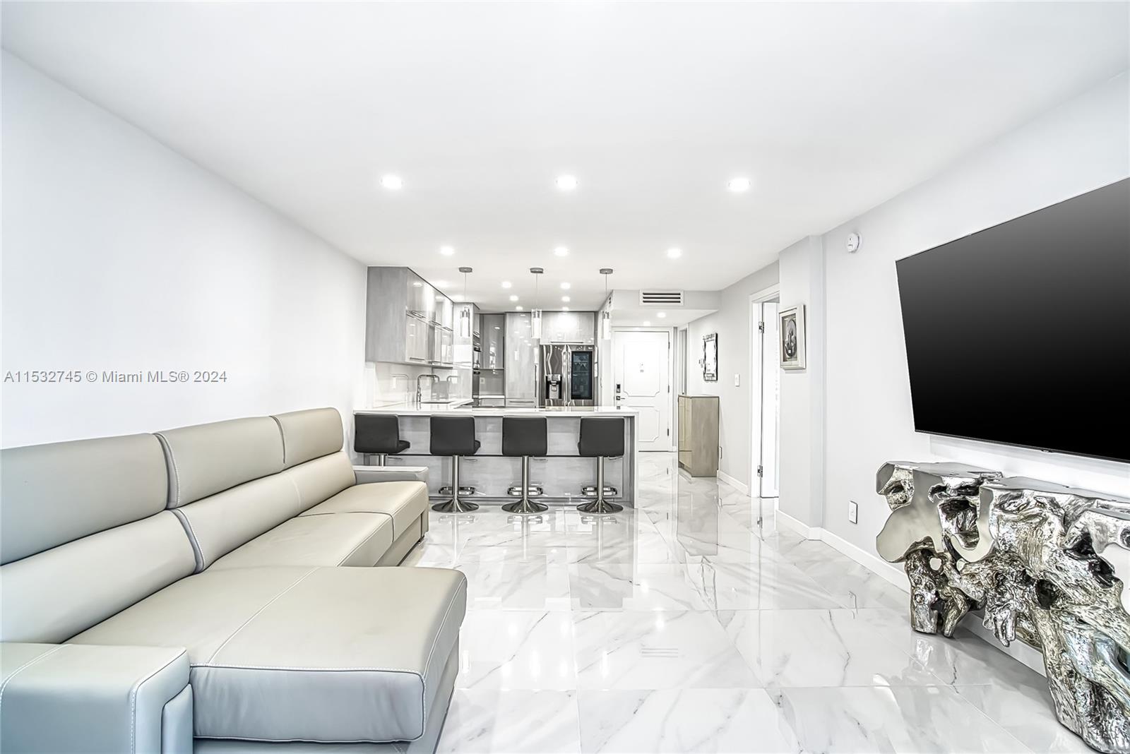 1849 S Ocean Dr 710, Hallandale Beach, Florida 33009, 1 Bedroom Bedrooms, ,1 BathroomBathrooms,Residential,For Sale,1849 S Ocean Dr 710,A11532745