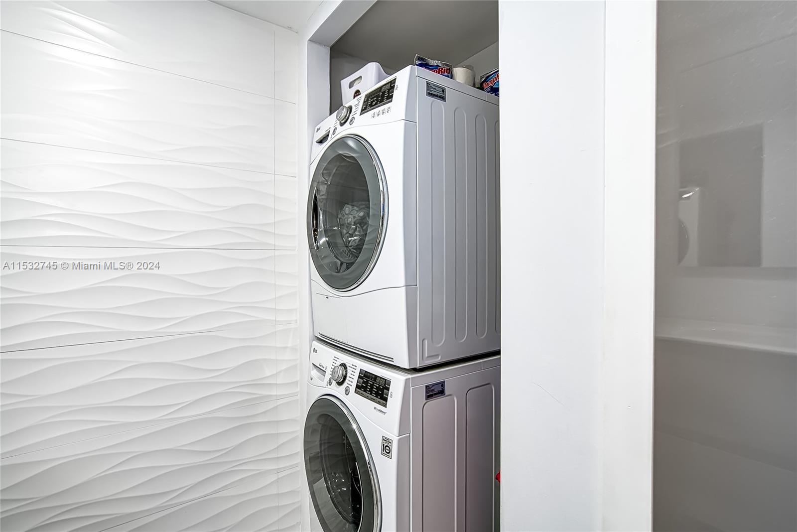 1849 S Ocean Dr 710, Hallandale Beach, Florida 33009, 1 Bedroom Bedrooms, ,1 BathroomBathrooms,Residential,For Sale,1849 S Ocean Dr 710,A11532745