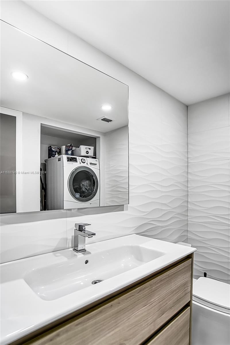 1849 S Ocean Dr 710, Hallandale Beach, Florida 33009, 1 Bedroom Bedrooms, ,1 BathroomBathrooms,Residential,For Sale,1849 S Ocean Dr 710,A11532745