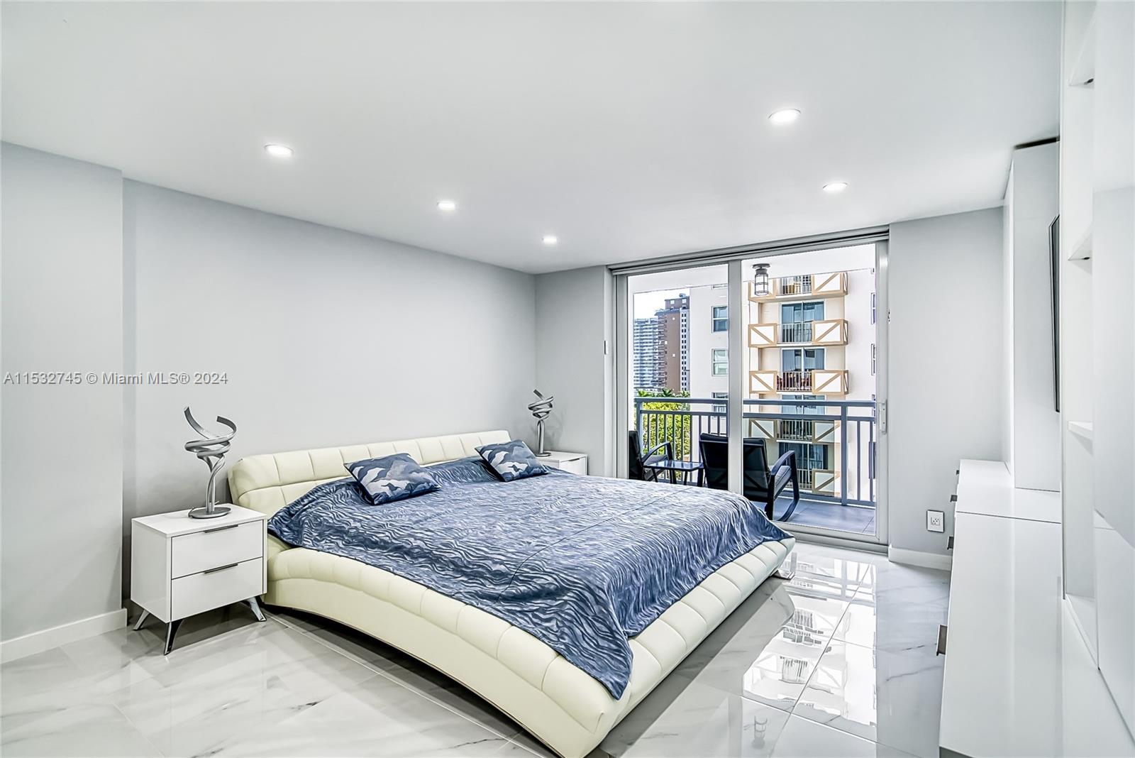 1849 S Ocean Dr 710, Hallandale Beach, Florida 33009, 1 Bedroom Bedrooms, ,1 BathroomBathrooms,Residential,For Sale,1849 S Ocean Dr 710,A11532745