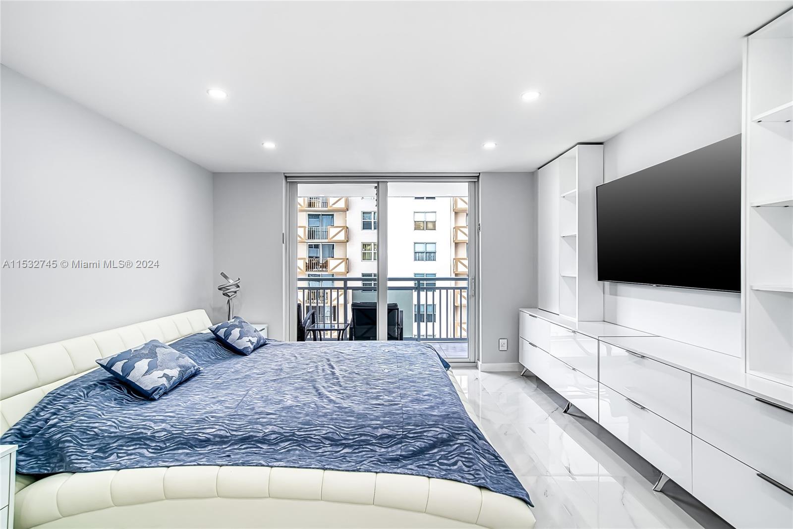 1849 S Ocean Dr 710, Hallandale Beach, Florida 33009, 1 Bedroom Bedrooms, ,1 BathroomBathrooms,Residential,For Sale,1849 S Ocean Dr 710,A11532745