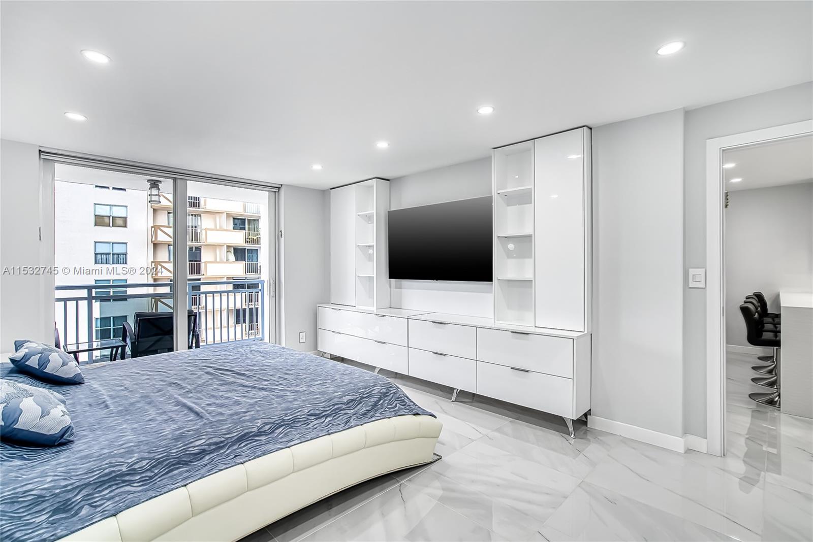 1849 S Ocean Dr 710, Hallandale Beach, Florida 33009, 1 Bedroom Bedrooms, ,1 BathroomBathrooms,Residential,For Sale,1849 S Ocean Dr 710,A11532745