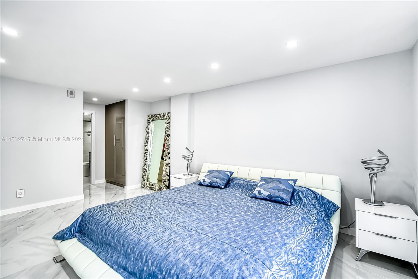 1849 S Ocean Dr 710, Hallandale Beach, Florida 33009, 1 Bedroom Bedrooms, ,1 BathroomBathrooms,Residential,For Sale,1849 S Ocean Dr 710,A11532745