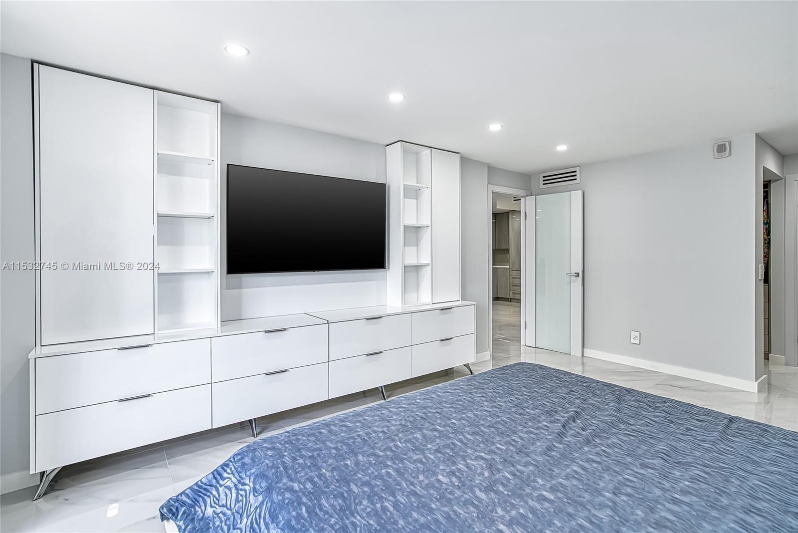 1849 S Ocean Dr 710, Hallandale Beach, Florida 33009, 1 Bedroom Bedrooms, ,1 BathroomBathrooms,Residential,For Sale,1849 S Ocean Dr 710,A11532745