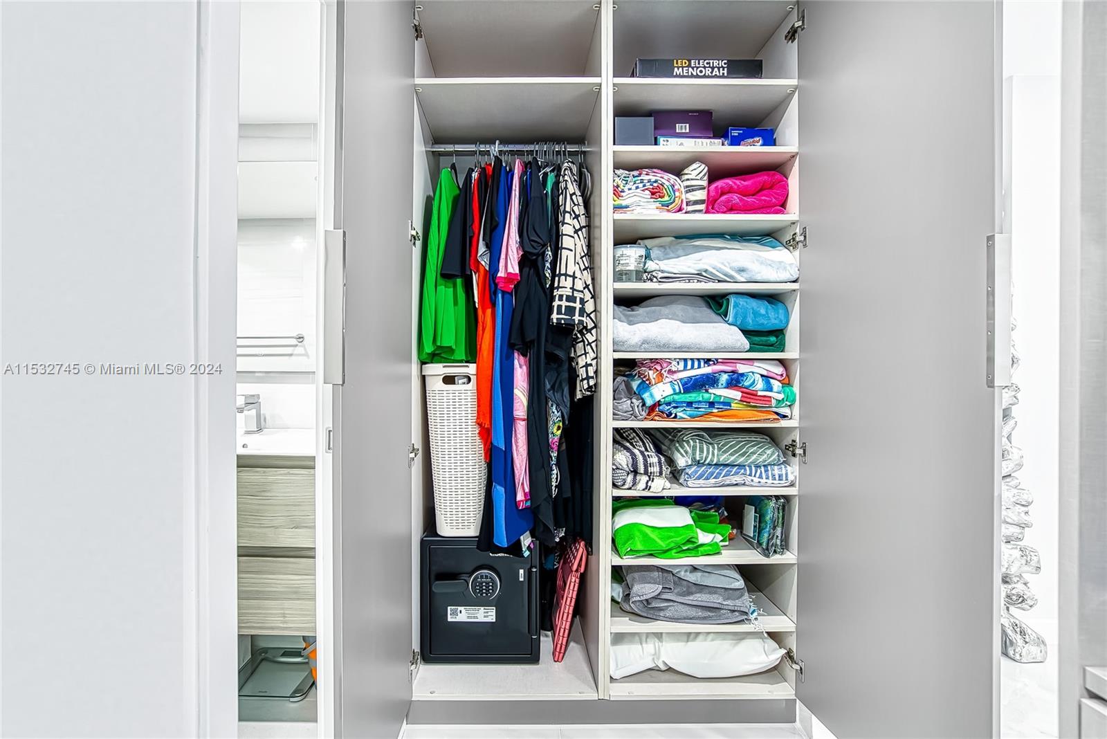 1849 S Ocean Dr 710, Hallandale Beach, Florida 33009, 1 Bedroom Bedrooms, ,1 BathroomBathrooms,Residential,For Sale,1849 S Ocean Dr 710,A11532745