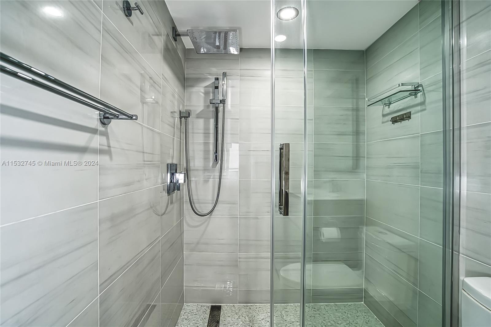 1849 S Ocean Dr 710, Hallandale Beach, Florida 33009, 1 Bedroom Bedrooms, ,1 BathroomBathrooms,Residential,For Sale,1849 S Ocean Dr 710,A11532745