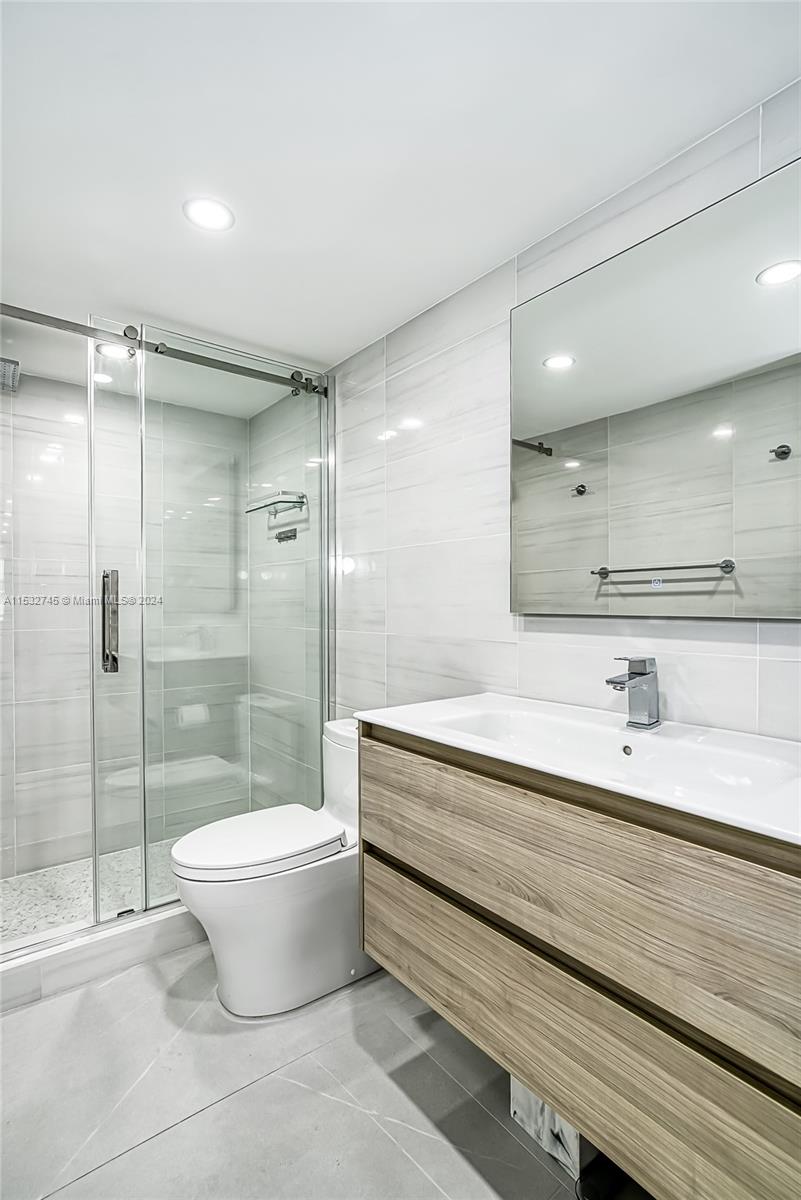 1849 S Ocean Dr 710, Hallandale Beach, Florida 33009, 1 Bedroom Bedrooms, ,1 BathroomBathrooms,Residential,For Sale,1849 S Ocean Dr 710,A11532745