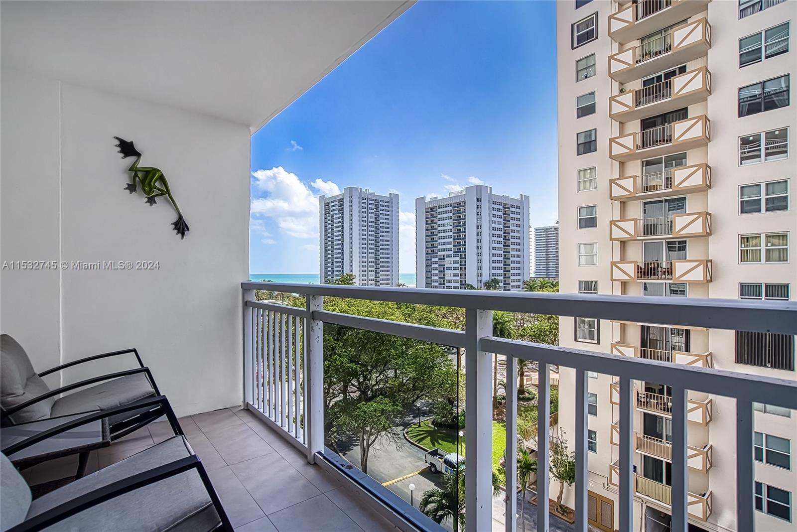 1849 S Ocean Dr 710, Hallandale Beach, Florida 33009, 1 Bedroom Bedrooms, ,1 BathroomBathrooms,Residential,For Sale,1849 S Ocean Dr 710,A11532745