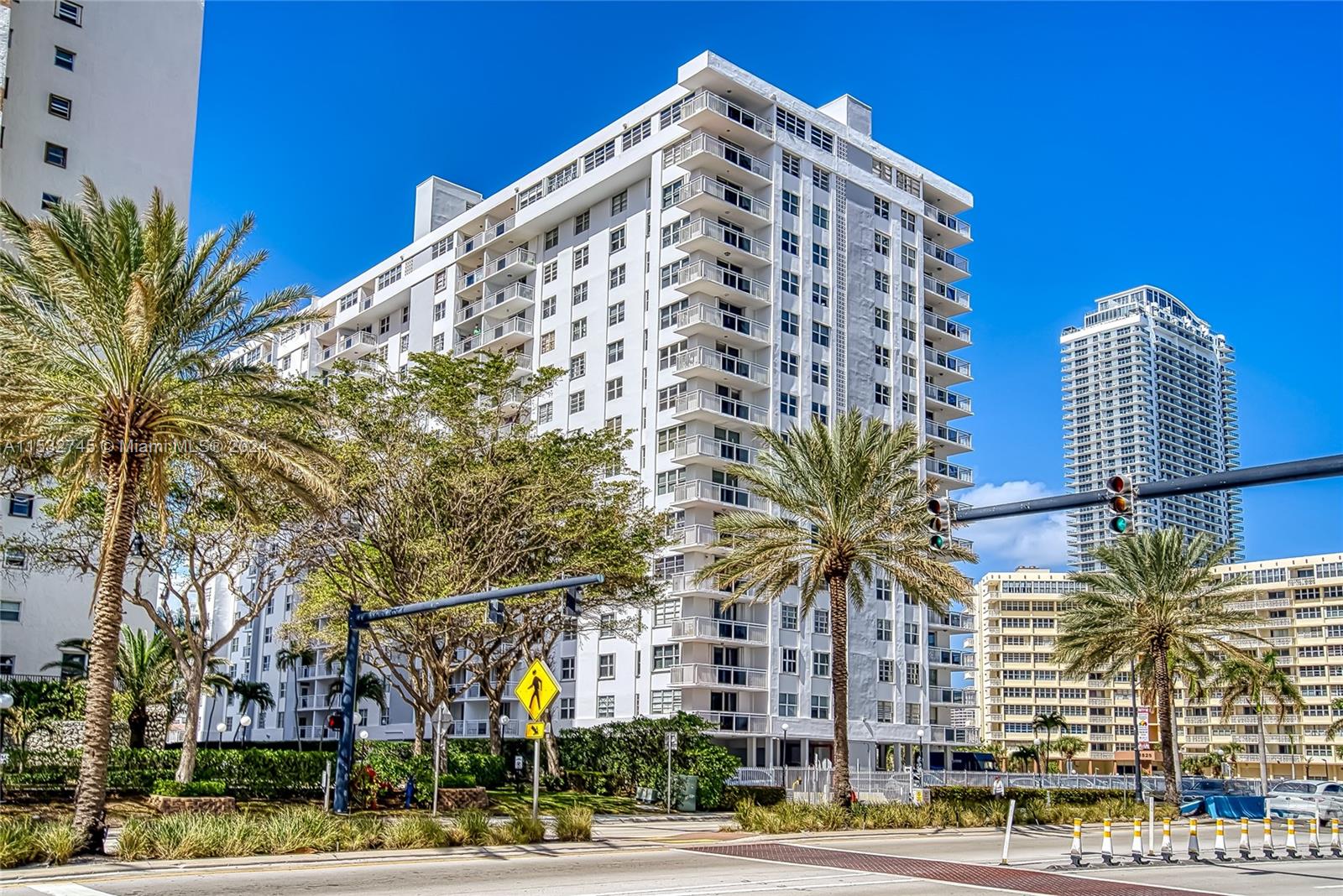 1849 S Ocean Dr 710, Hallandale Beach, Florida 33009, 1 Bedroom Bedrooms, ,1 BathroomBathrooms,Residential,For Sale,1849 S Ocean Dr 710,A11532745