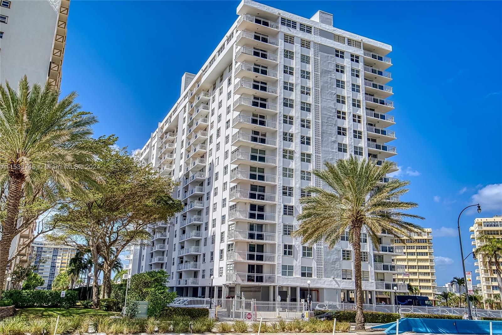 1849 S Ocean Dr 710, Hallandale Beach, Florida 33009, 1 Bedroom Bedrooms, ,1 BathroomBathrooms,Residential,For Sale,1849 S Ocean Dr 710,A11532745