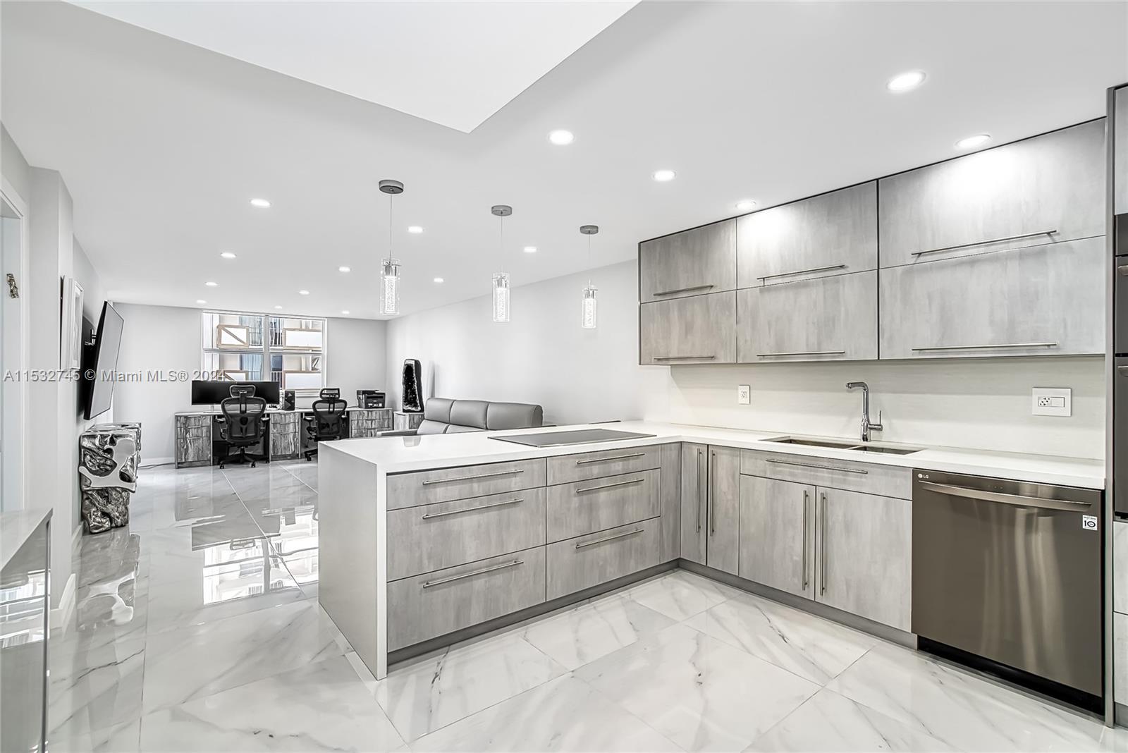 1849 S Ocean Dr 710, Hallandale Beach, Florida 33009, 1 Bedroom Bedrooms, ,1 BathroomBathrooms,Residential,For Sale,1849 S Ocean Dr 710,A11532745