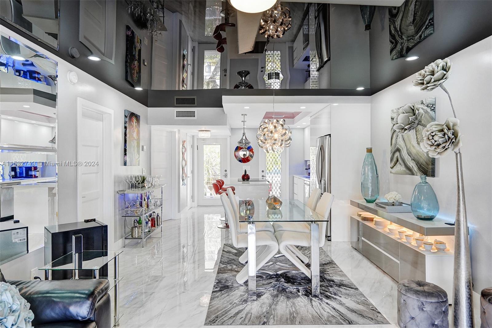 2600 Diana Dr 320, Hallandale Beach, Florida 33009, 1 Bedroom Bedrooms, ,2 BathroomsBathrooms,Residentiallease,For Rent,2600 Diana Dr 320,A11532749