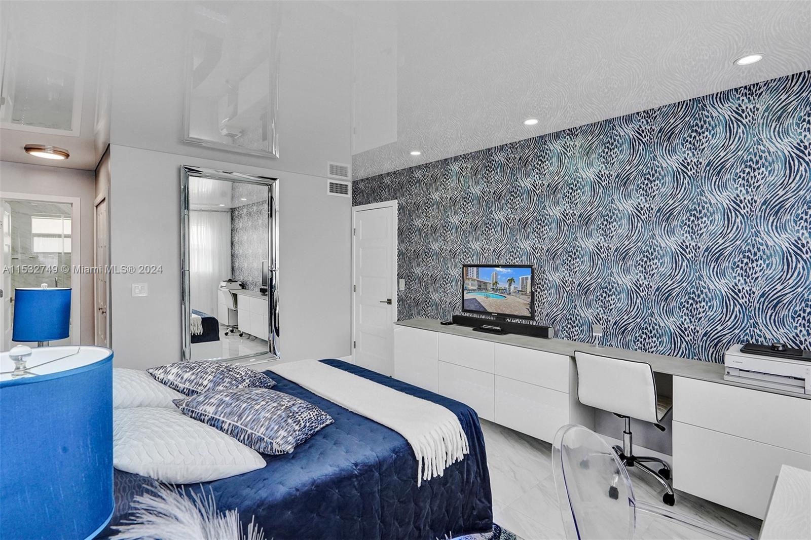 2600 Diana Dr 320, Hallandale Beach, Florida 33009, 1 Bedroom Bedrooms, ,2 BathroomsBathrooms,Residentiallease,For Rent,2600 Diana Dr 320,A11532749