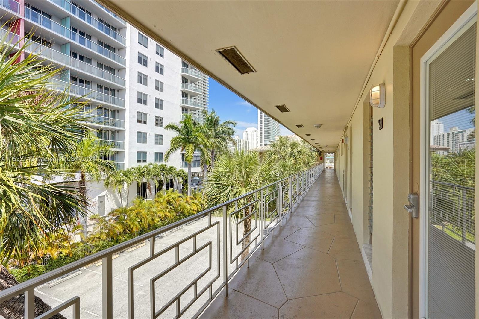 2600 Diana Dr 320, Hallandale Beach, Florida 33009, 1 Bedroom Bedrooms, ,2 BathroomsBathrooms,Residentiallease,For Rent,2600 Diana Dr 320,A11532749