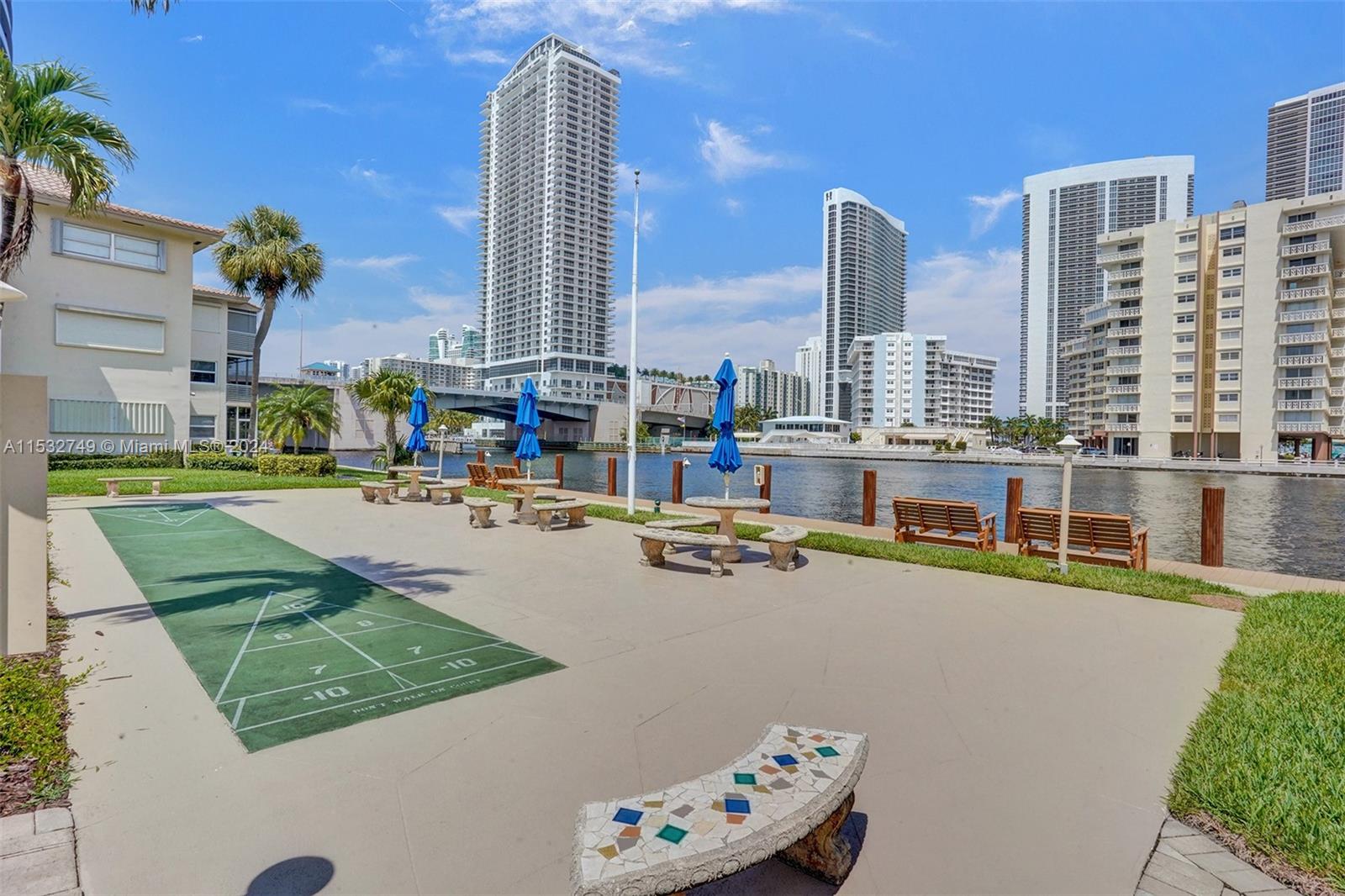 2600 Diana Dr 320, Hallandale Beach, Florida 33009, 1 Bedroom Bedrooms, ,2 BathroomsBathrooms,Residentiallease,For Rent,2600 Diana Dr 320,A11532749