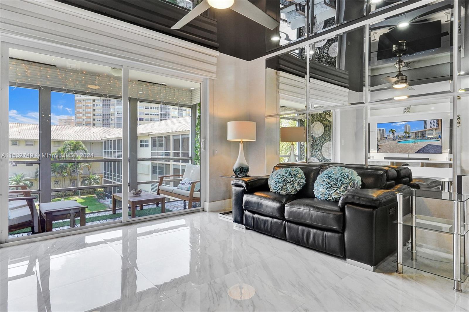 2600 Diana Dr 320, Hallandale Beach, Florida 33009, 1 Bedroom Bedrooms, ,2 BathroomsBathrooms,Residentiallease,For Rent,2600 Diana Dr 320,A11532749