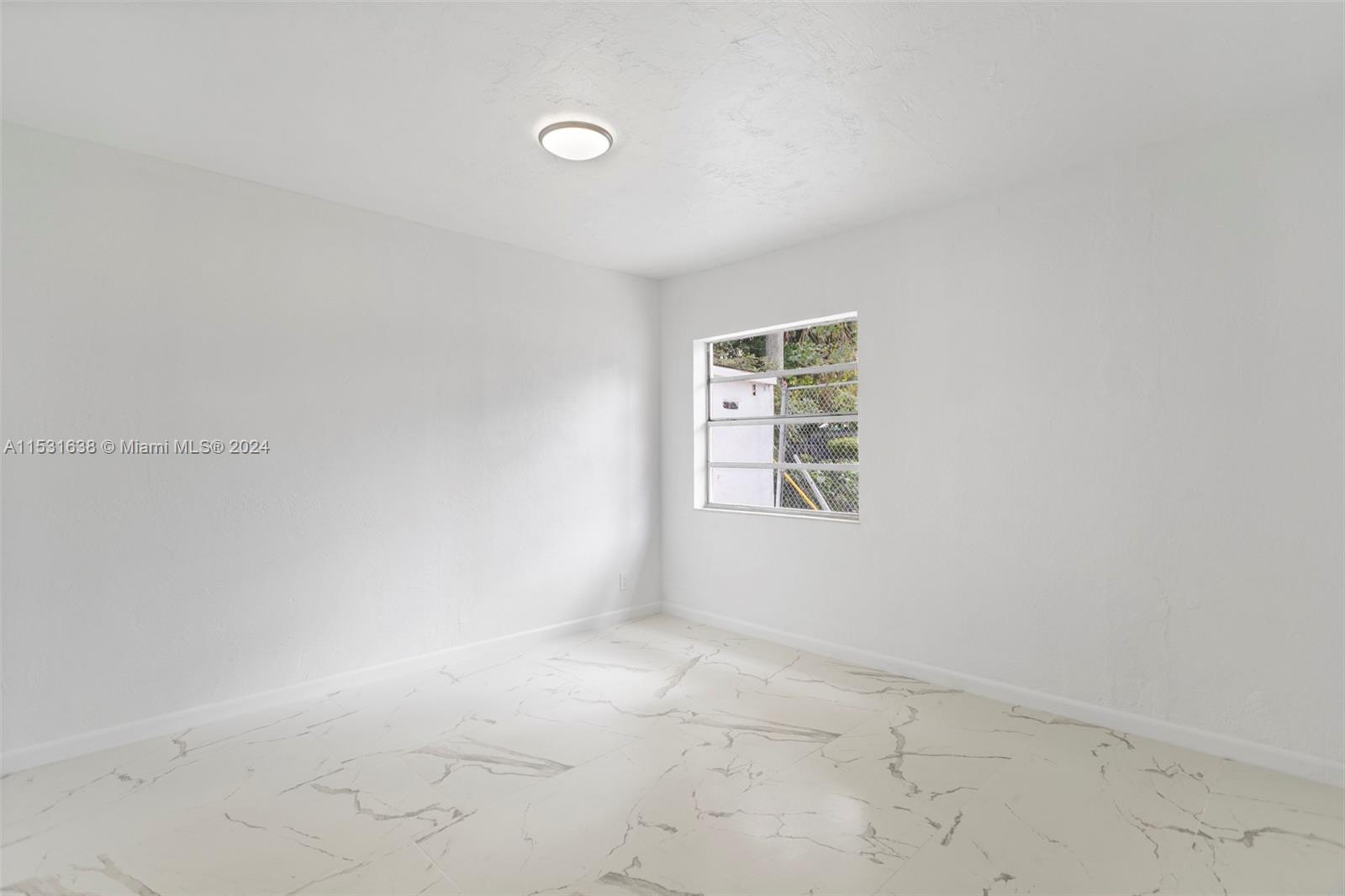 988 NW 10th St, Hallandale Beach, Florida 33009, 3 Bedrooms Bedrooms, ,2 BathroomsBathrooms,Residential,For Sale,988 NW 10th St,A11531638