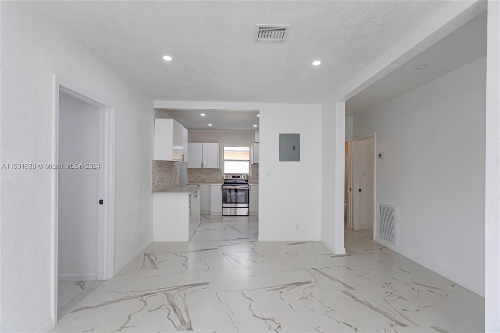 988 NW 10th St, Hallandale Beach, Florida 33009, 3 Bedrooms Bedrooms, ,2 BathroomsBathrooms,Residential,For Sale,988 NW 10th St,A11531638