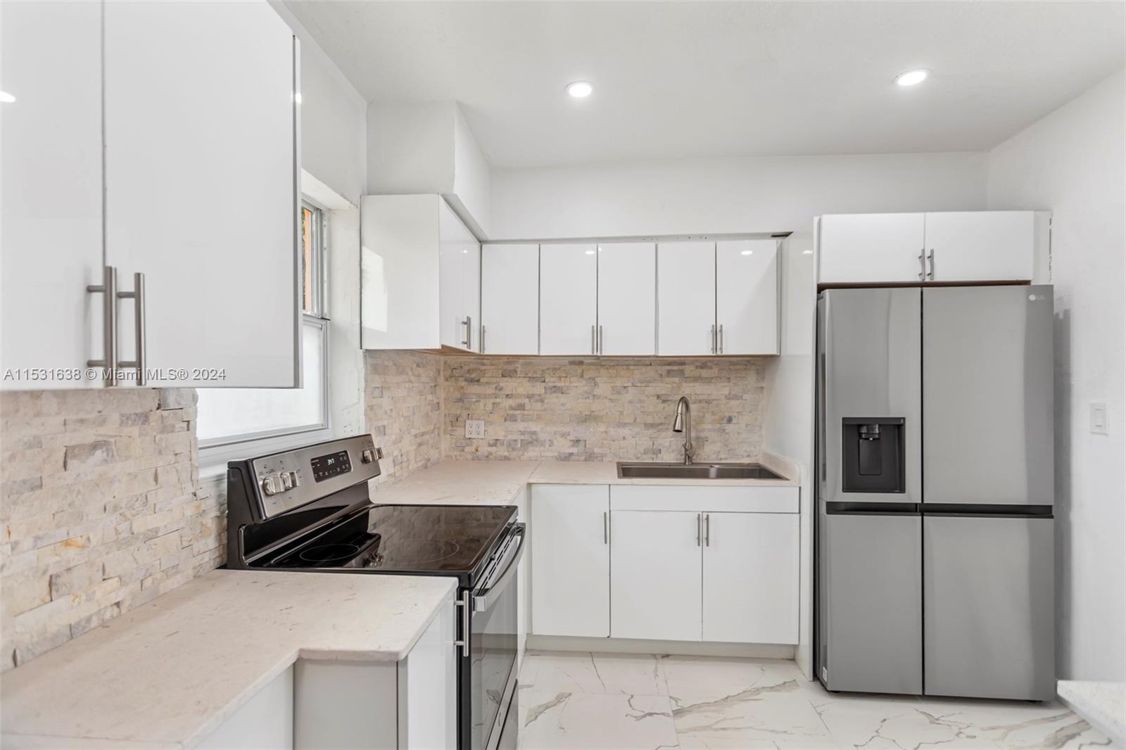 988 NW 10th St, Hallandale Beach, Florida 33009, 3 Bedrooms Bedrooms, ,2 BathroomsBathrooms,Residential,For Sale,988 NW 10th St,A11531638