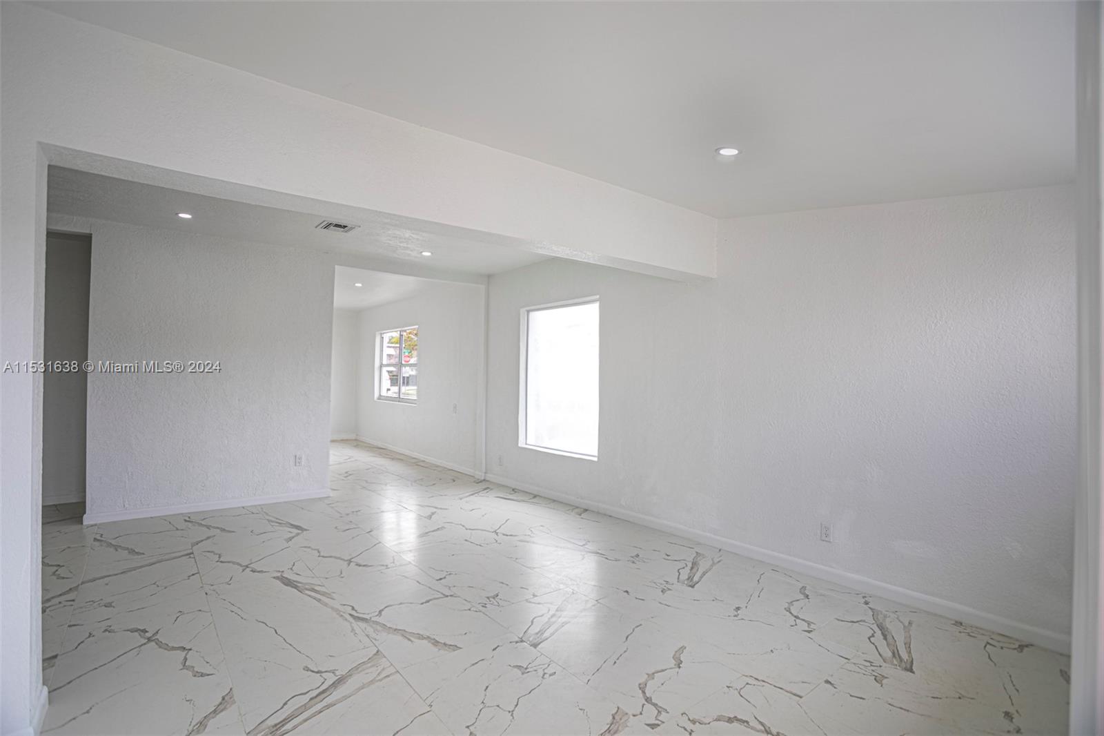 988 NW 10th St, Hallandale Beach, Florida 33009, 3 Bedrooms Bedrooms, ,2 BathroomsBathrooms,Residential,For Sale,988 NW 10th St,A11531638