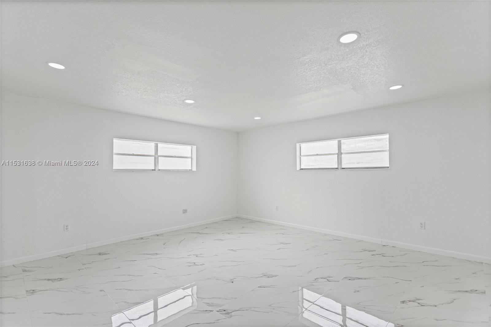 988 NW 10th St, Hallandale Beach, Florida 33009, 3 Bedrooms Bedrooms, ,2 BathroomsBathrooms,Residential,For Sale,988 NW 10th St,A11531638