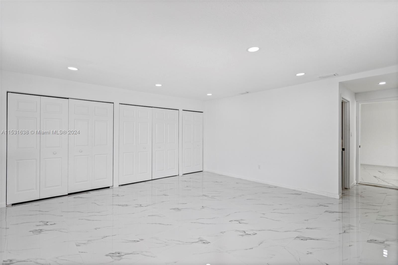 988 NW 10th St, Hallandale Beach, Florida 33009, 3 Bedrooms Bedrooms, ,2 BathroomsBathrooms,Residential,For Sale,988 NW 10th St,A11531638