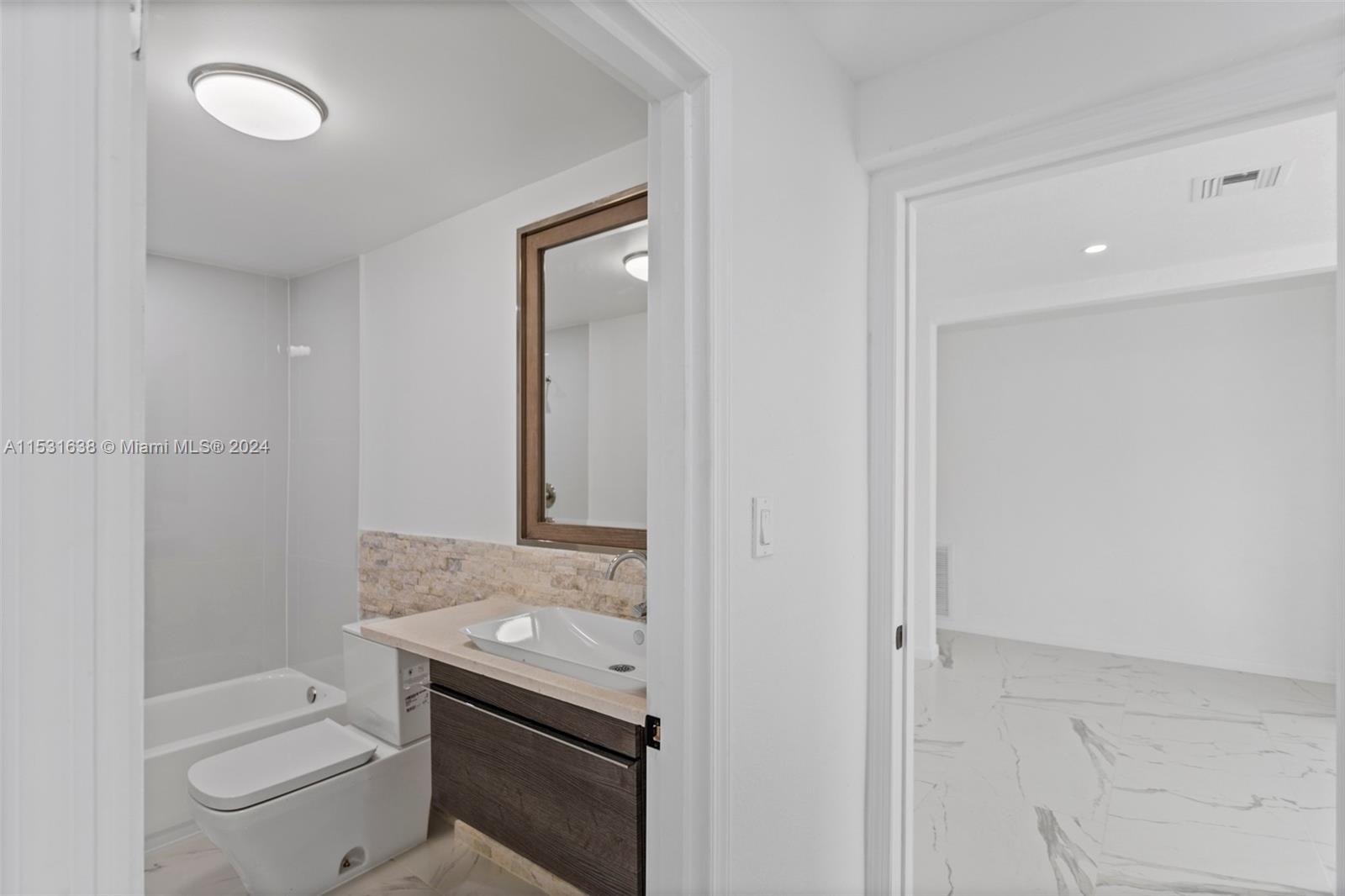 988 NW 10th St, Hallandale Beach, Florida 33009, 3 Bedrooms Bedrooms, ,2 BathroomsBathrooms,Residential,For Sale,988 NW 10th St,A11531638