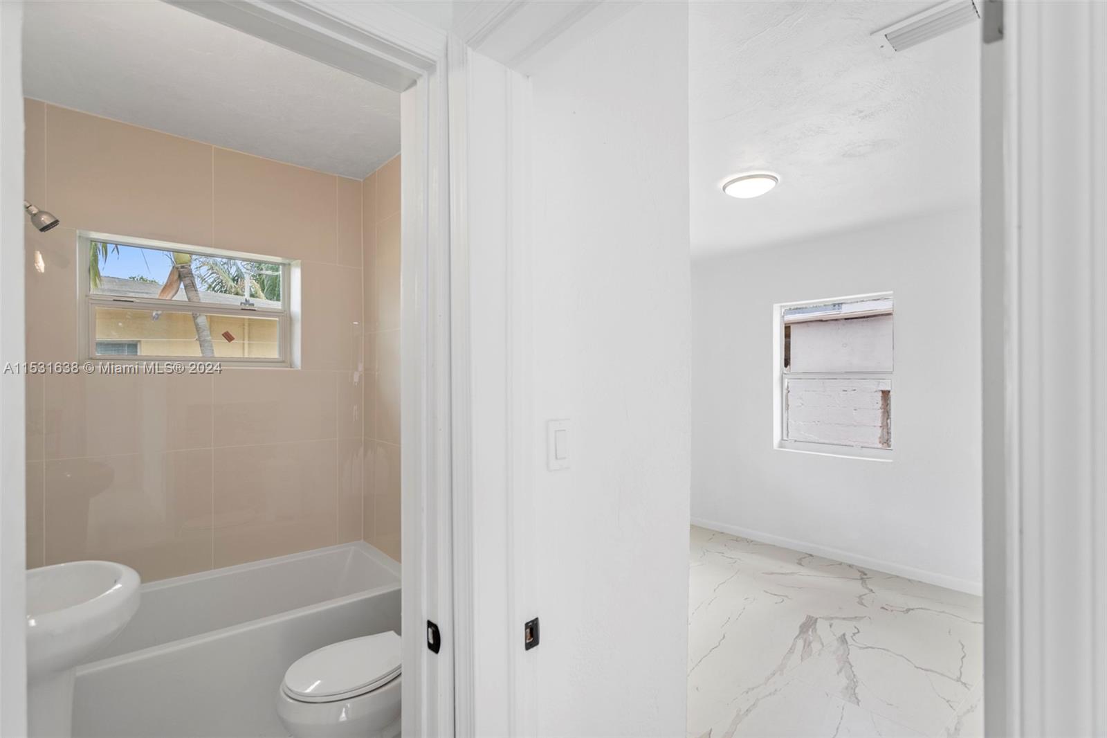 988 NW 10th St, Hallandale Beach, Florida 33009, 3 Bedrooms Bedrooms, ,2 BathroomsBathrooms,Residential,For Sale,988 NW 10th St,A11531638