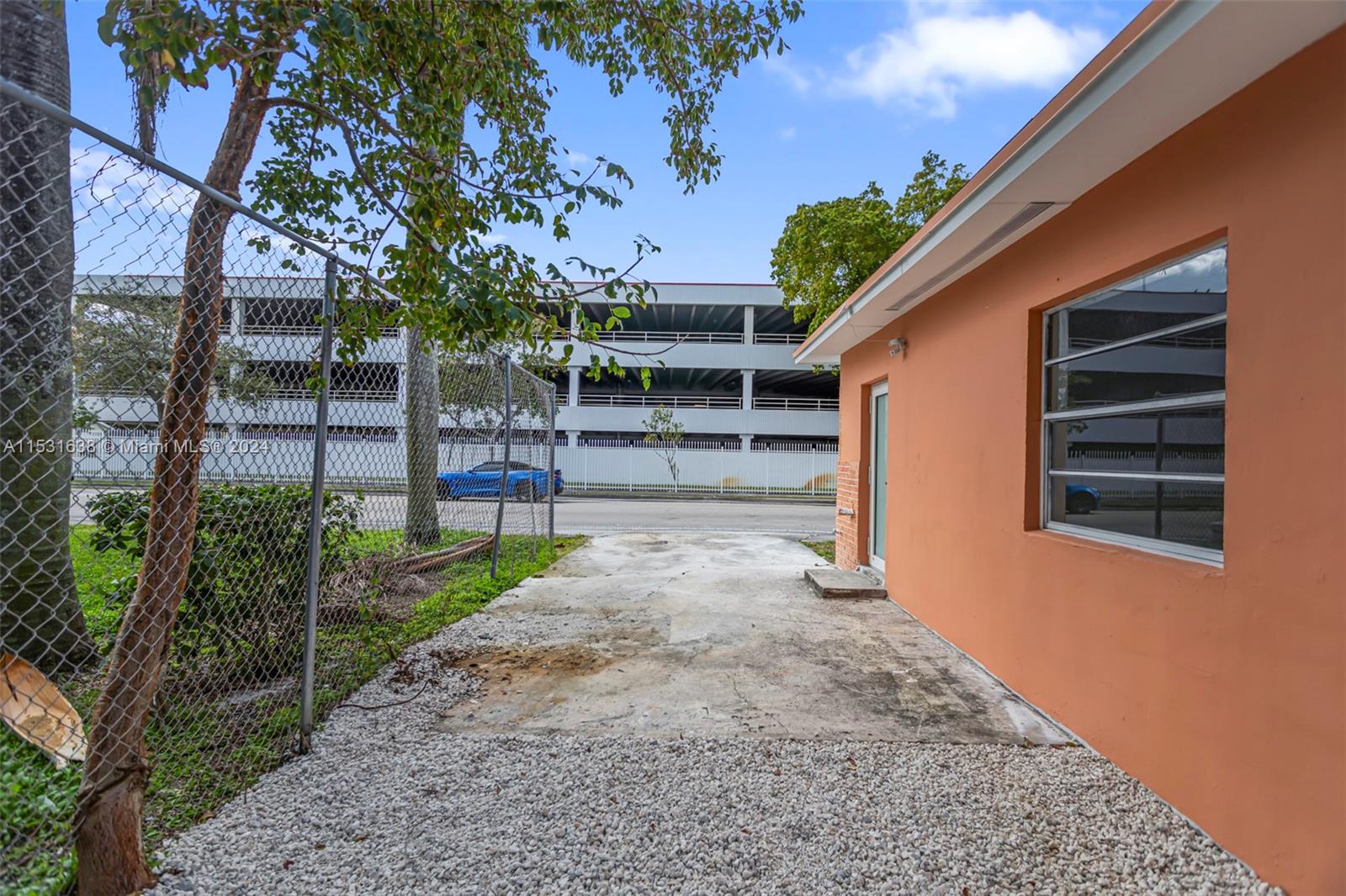 988 NW 10th St, Hallandale Beach, Florida 33009, 3 Bedrooms Bedrooms, ,2 BathroomsBathrooms,Residential,For Sale,988 NW 10th St,A11531638