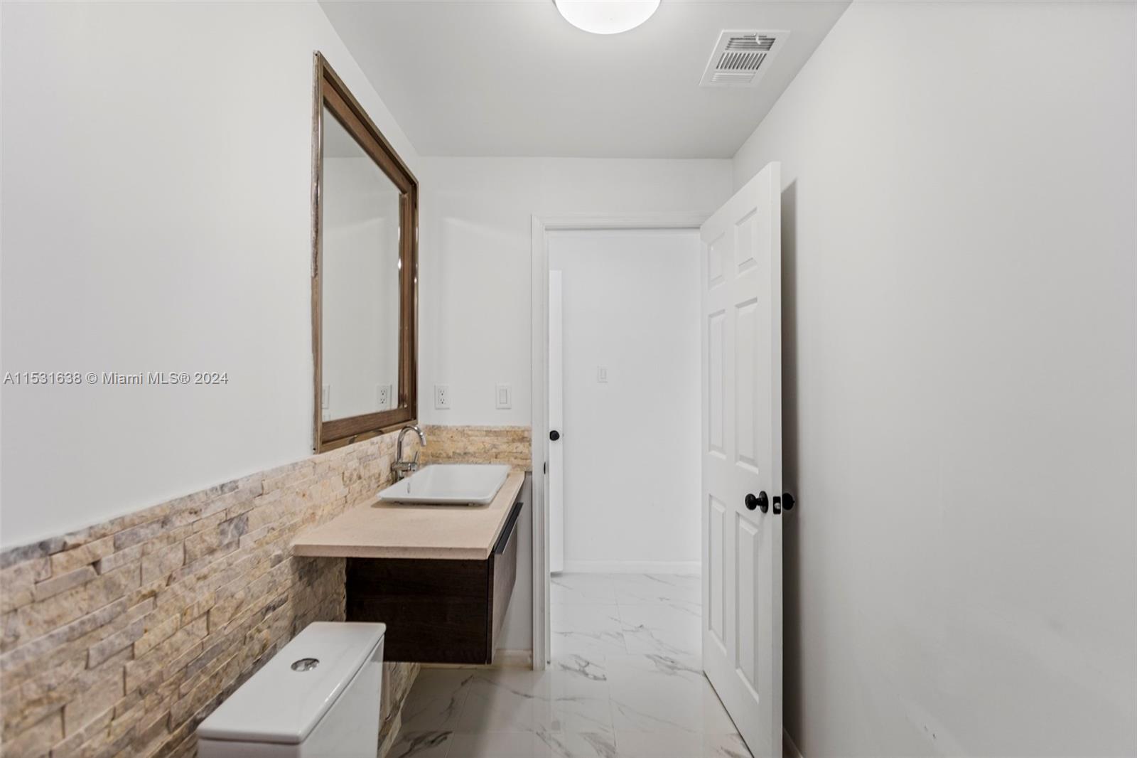 988 NW 10th St, Hallandale Beach, Florida 33009, 3 Bedrooms Bedrooms, ,2 BathroomsBathrooms,Residential,For Sale,988 NW 10th St,A11531638