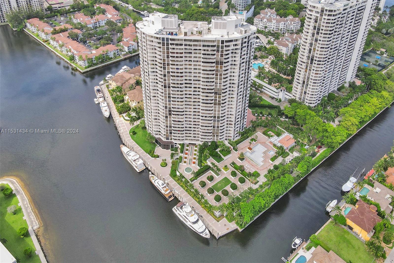 1000 W Island Blvd 307, Aventura, Florida 33160, 1 Bedroom Bedrooms, ,1 BathroomBathrooms,Residentiallease,For Rent,1000 W Island Blvd 307,A11531434
