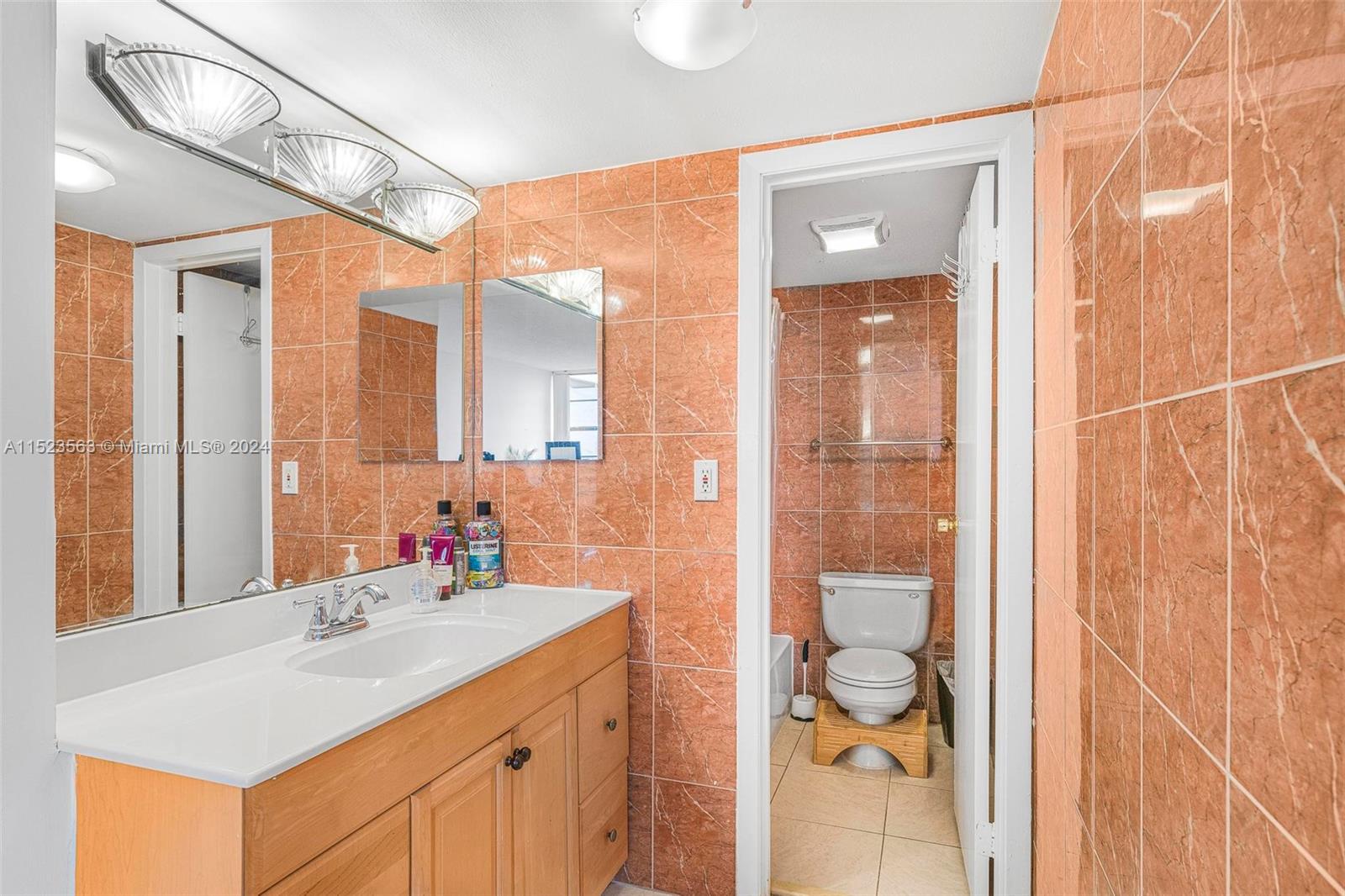 3475 N Country Club Dr 709, Aventura, Florida 33180, 1 Bedroom Bedrooms, ,1 BathroomBathrooms,Residential,For Sale,3475 N Country Club Dr 709,A11523563