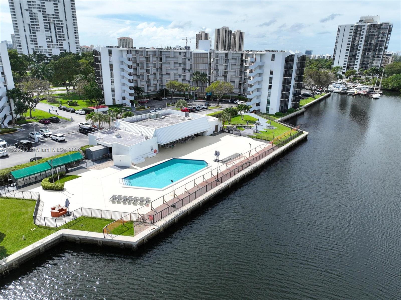 3475 N Country Club Dr 709, Aventura, Florida 33180, 1 Bedroom Bedrooms, ,1 BathroomBathrooms,Residential,For Sale,3475 N Country Club Dr 709,A11523563