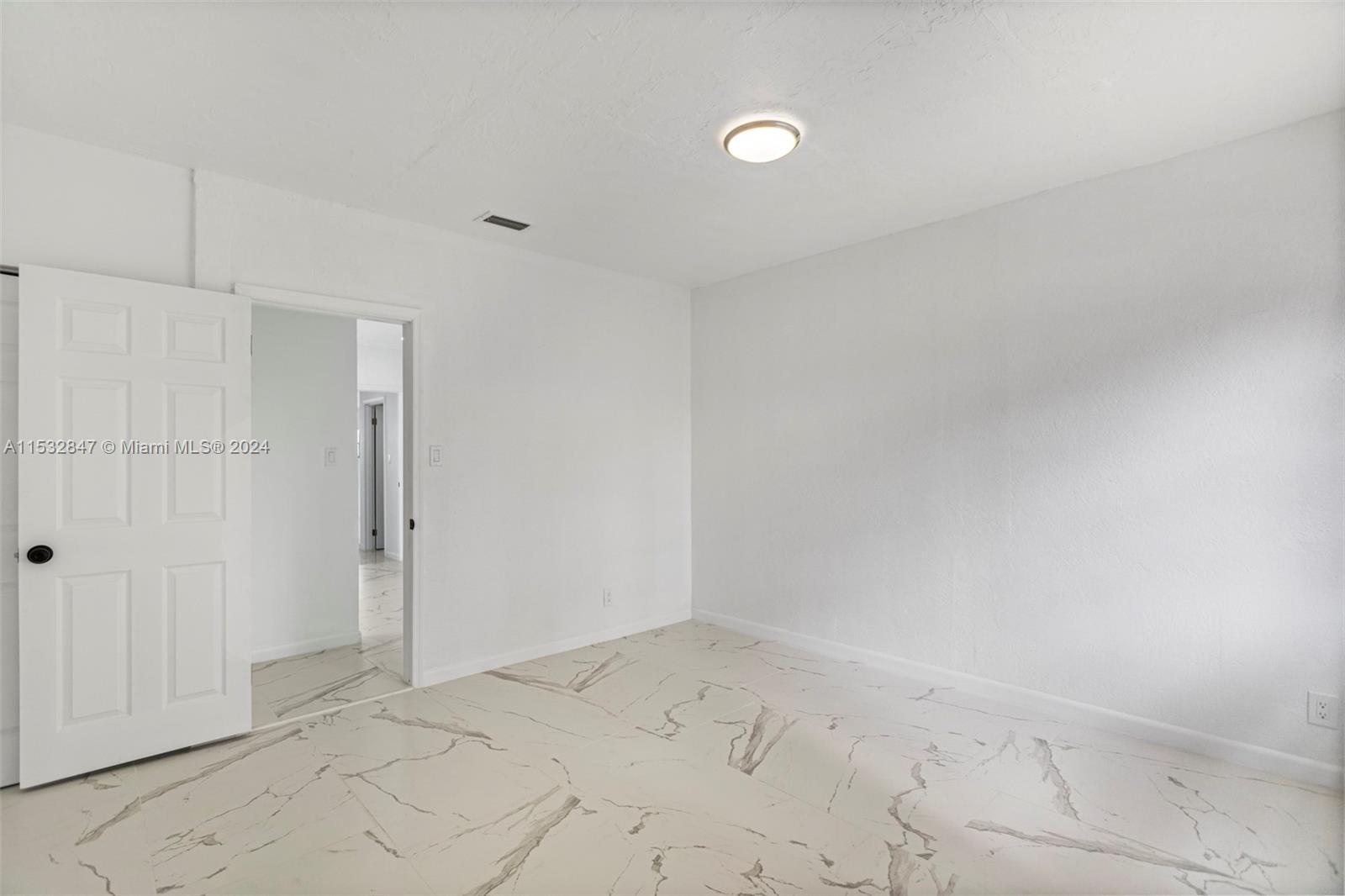 988 NW 10th St 1, Hallandale Beach, Florida 33009, 3 Bedrooms Bedrooms, ,2 BathroomsBathrooms,Residentiallease,For Rent,988 NW 10th St 1,A11532847