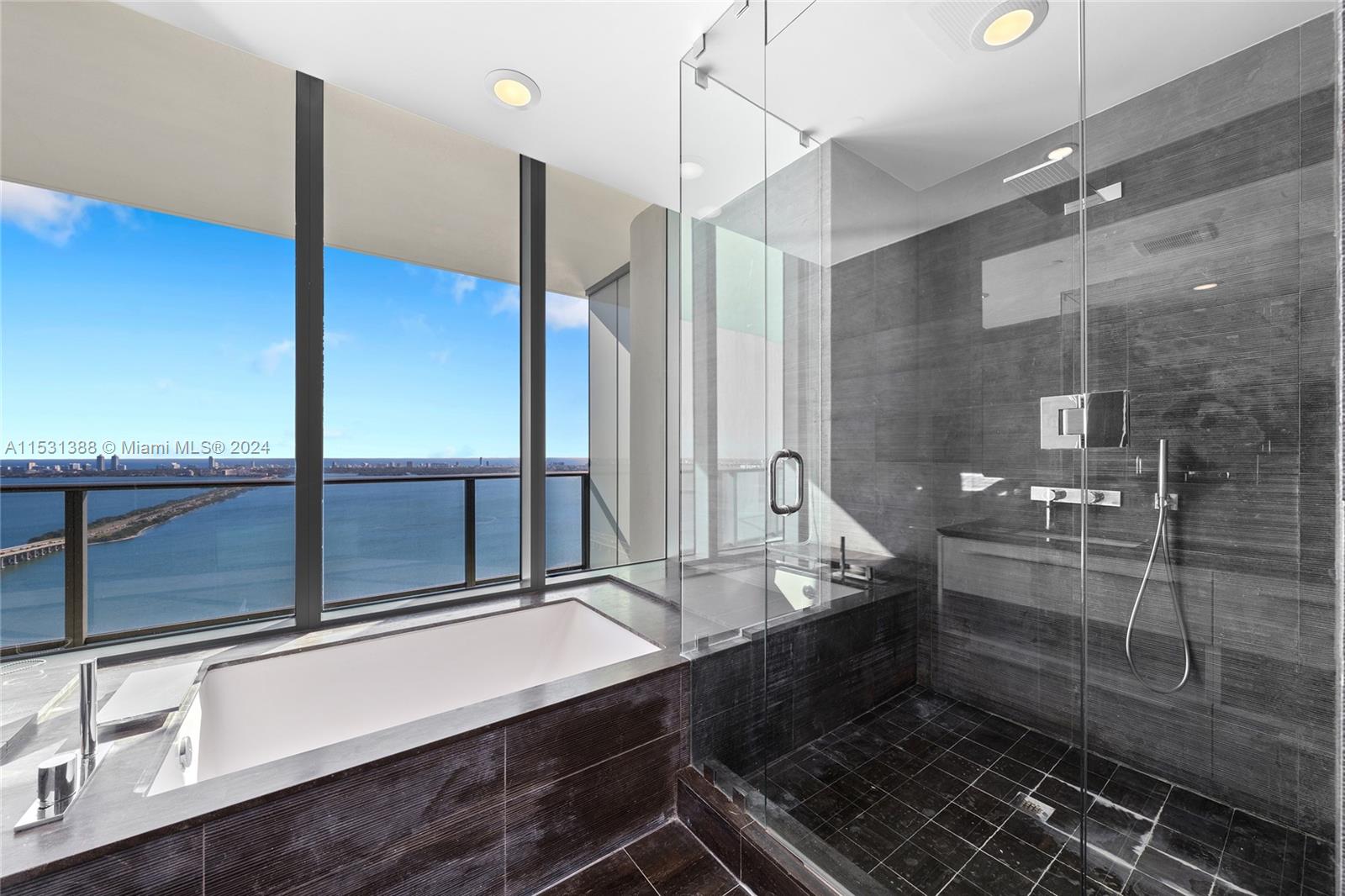 3131 NE 7th Ave PH5003, Miami, Florida 33137, 4 Bedrooms Bedrooms, 8 Rooms Rooms,5 BathroomsBathrooms,Residential,For Sale,3131 NE 7th Ave PH5003,A11531388