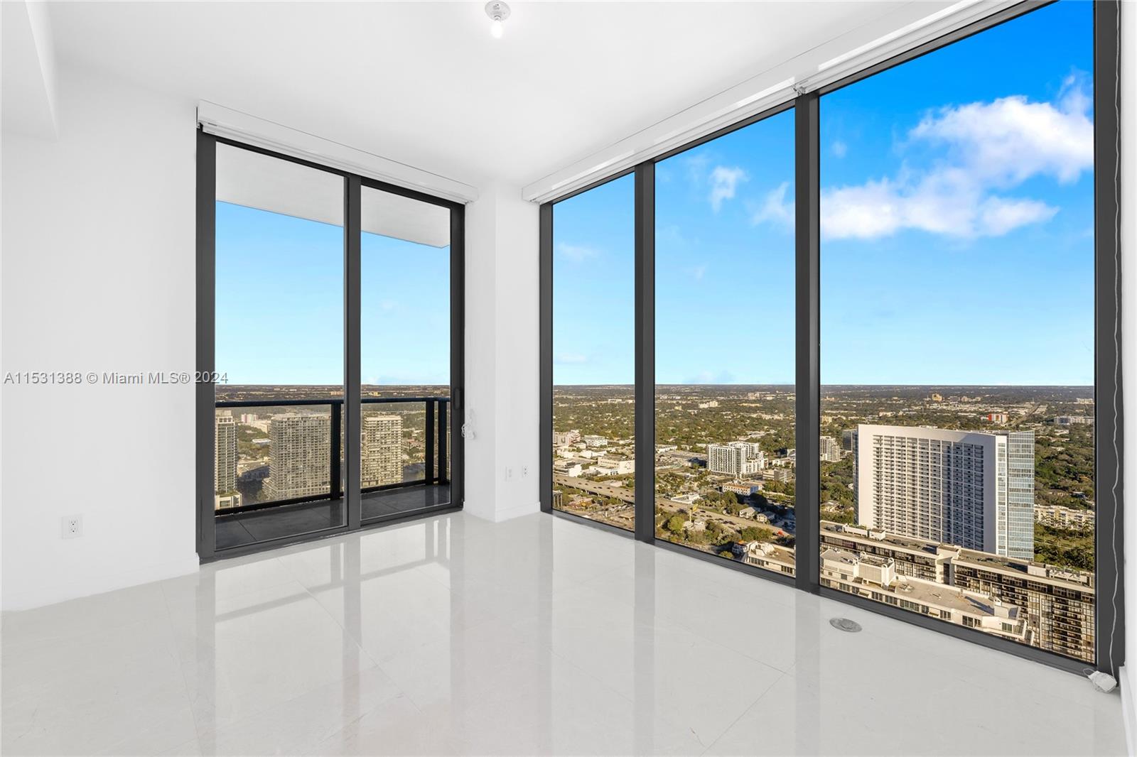 3131 NE 7th Ave PH5003, Miami, Florida 33137, 4 Bedrooms Bedrooms, 8 Rooms Rooms,5 BathroomsBathrooms,Residential,For Sale,3131 NE 7th Ave PH5003,A11531388