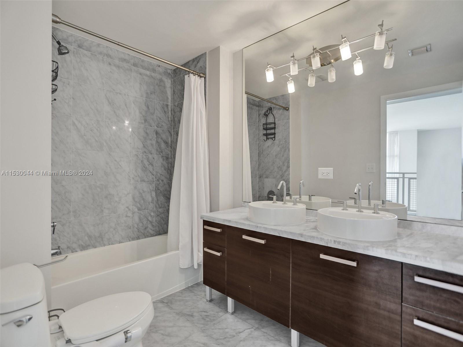 244 Biscayne Blvd 439, Miami, Florida 33132, 1 Bedroom Bedrooms, ,1 BathroomBathrooms,Residential,For Sale,244 Biscayne Blvd 439,A11530044