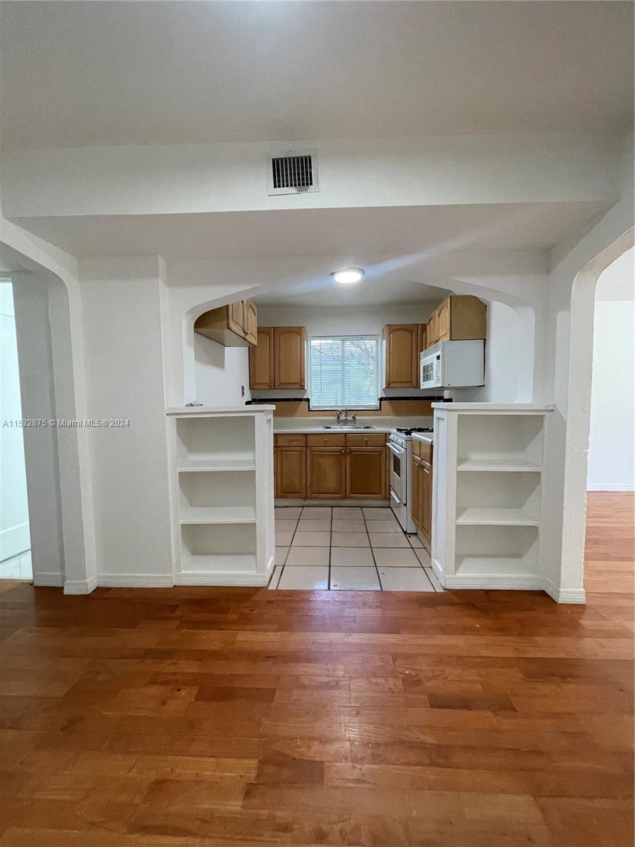 550 NE 63rd St 1, Miami, Florida 33138, 1 Bedroom Bedrooms, ,1 BathroomBathrooms,Residentiallease,For Rent,550 NE 63rd St 1,A11532875