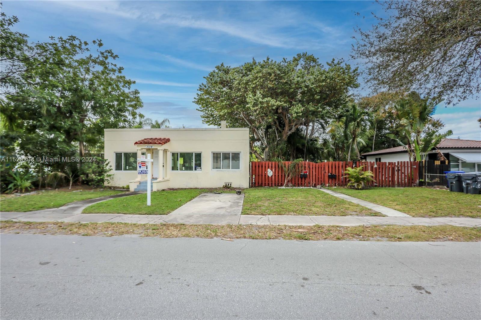 1126 N 17th Ave, Hollywood, Florida 33020, 3 Bedrooms Bedrooms, ,2 BathroomsBathrooms,Residential,For Sale,1126 N 17th Ave,A11529203