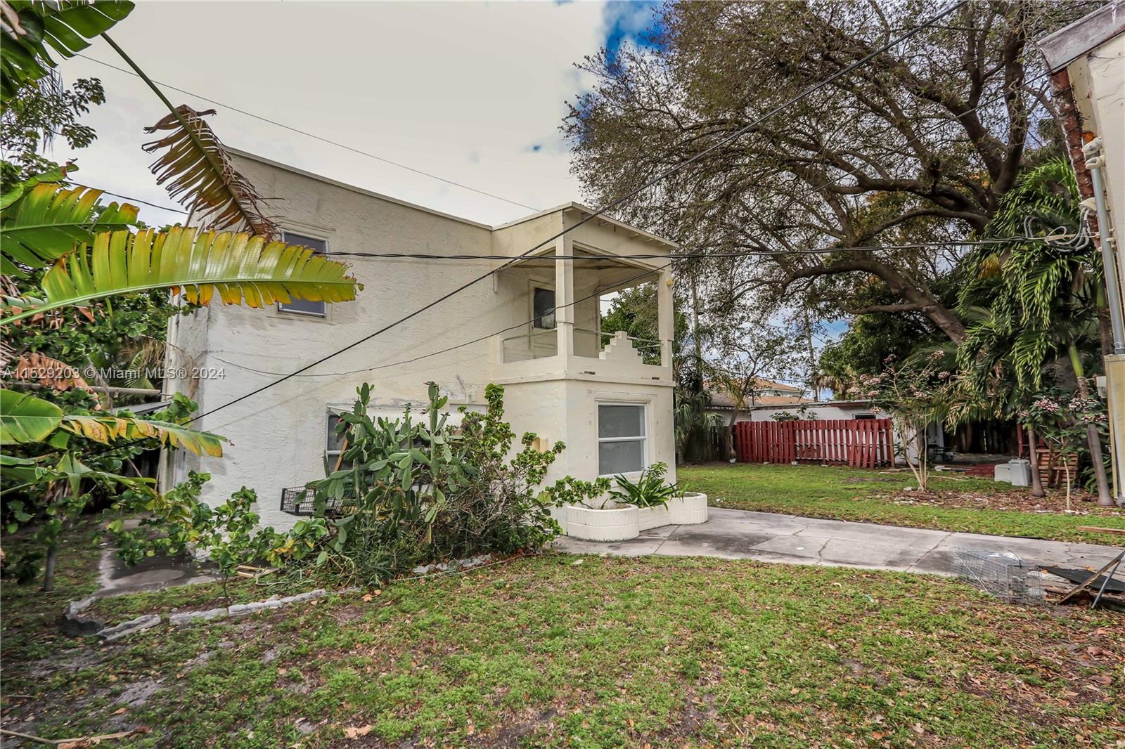 1126 N 17th Ave, Hollywood, Florida 33020, 3 Bedrooms Bedrooms, ,2 BathroomsBathrooms,Residential,For Sale,1126 N 17th Ave,A11529203