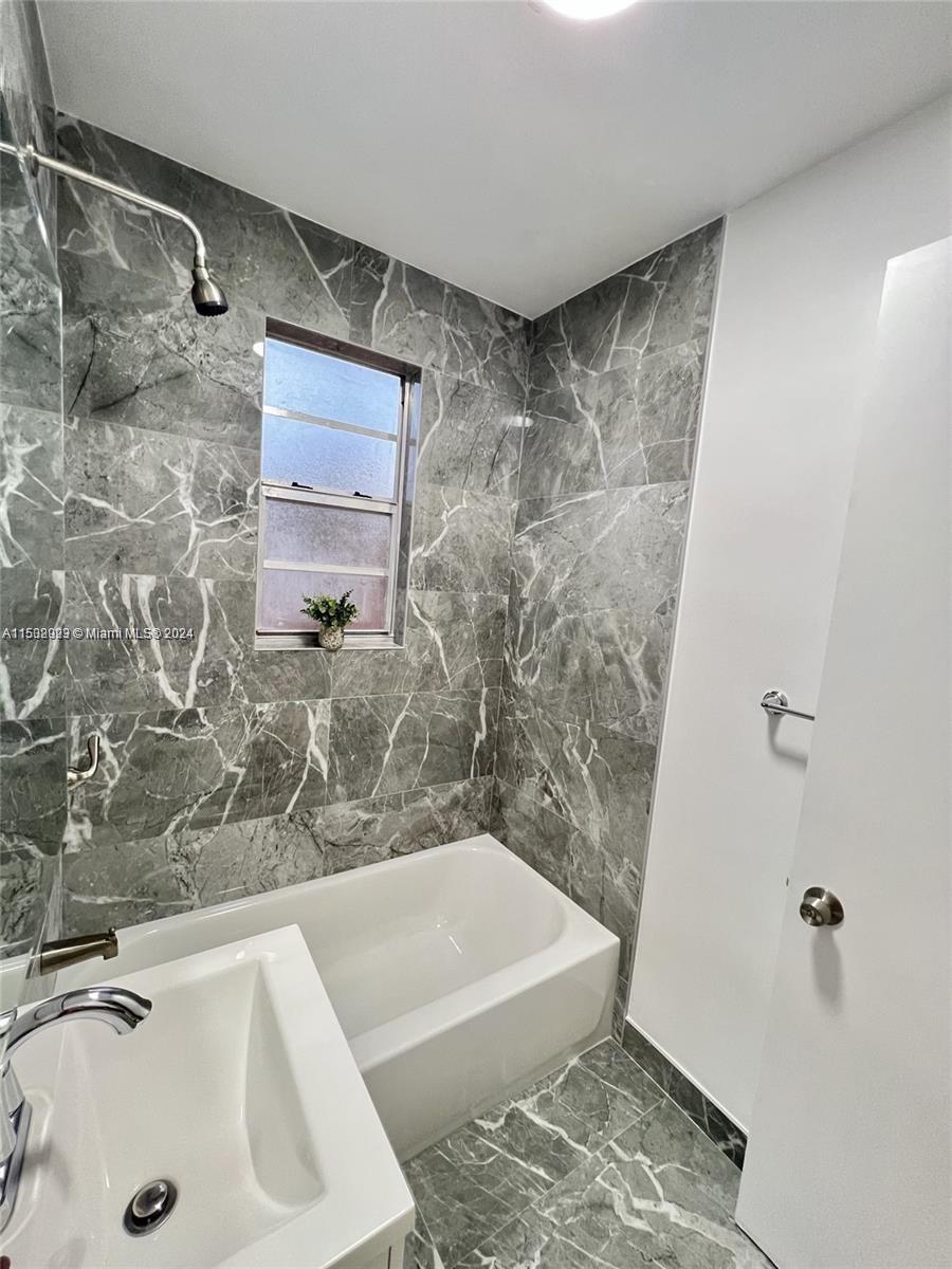 114 Antilla Ave, Coral Gables, Florida 33134, ,Commercialsale,For Sale,114 Antilla Ave,A11532923