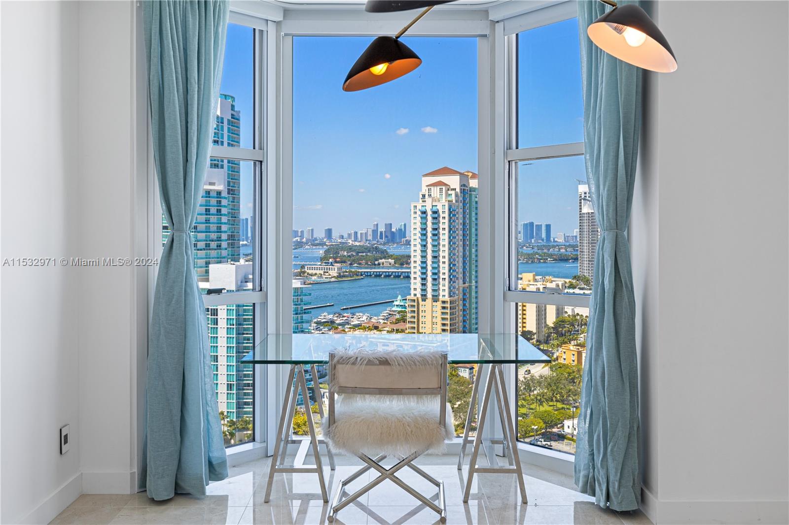 300 S Pointe Dr 2405, Miami Beach, Florida 33139, 3 Bedrooms Bedrooms, ,2 BathroomsBathrooms,Residentiallease,For Rent,300 S Pointe Dr 2405,A11532971