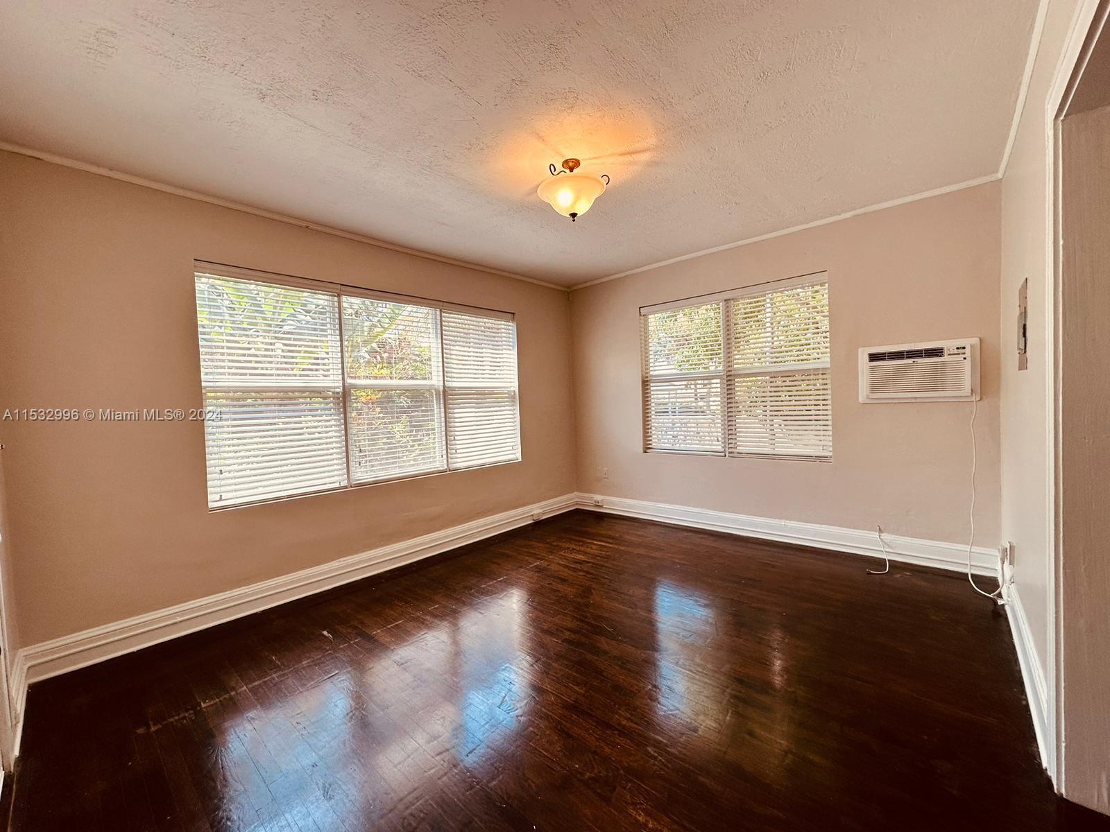 344 Mendoza Ave 3, Miami, Florida 33134, 1 Bedroom Bedrooms, ,1 BathroomBathrooms,Residentiallease,For Rent,344 Mendoza Ave 3,A11532996