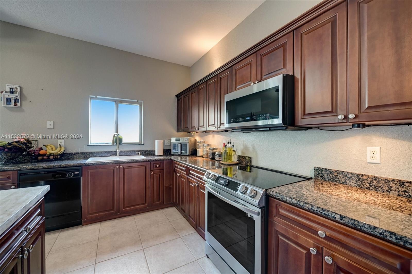 2421 SE 19th St 2421, Homestead, Florida 33035, 3 Bedrooms Bedrooms, ,2 BathroomsBathrooms,Residential,For Sale,2421 SE 19th St 2421,A11532572